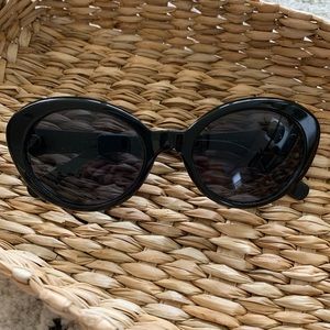 Max Cole Black Retro Sunglasses 🕶